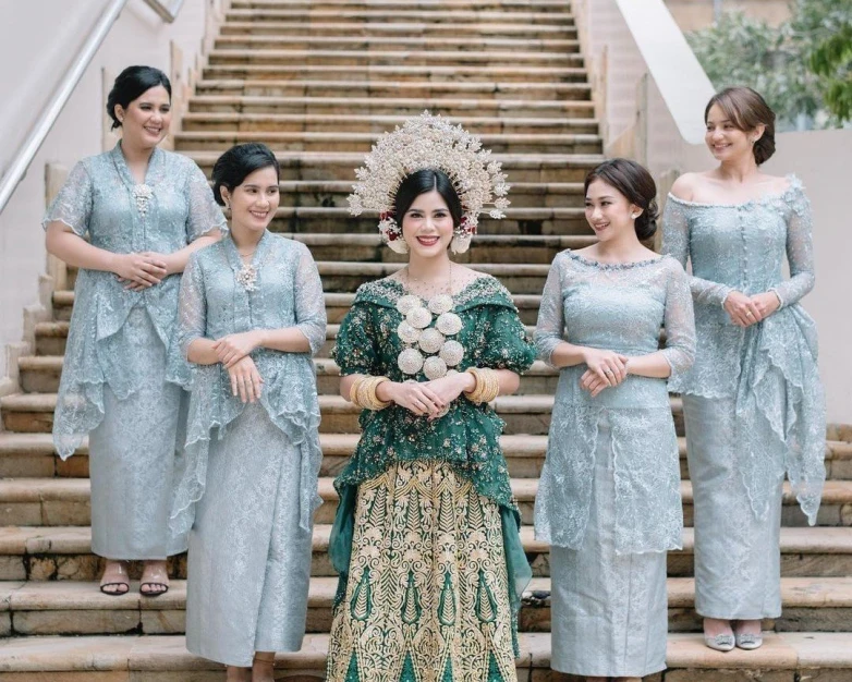 Kondangan Outfit Wanita